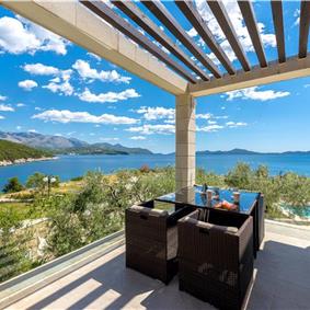 Luxury 5 Bedroom Beachfront Villa near Dubrovnik, Sleeps 11-12